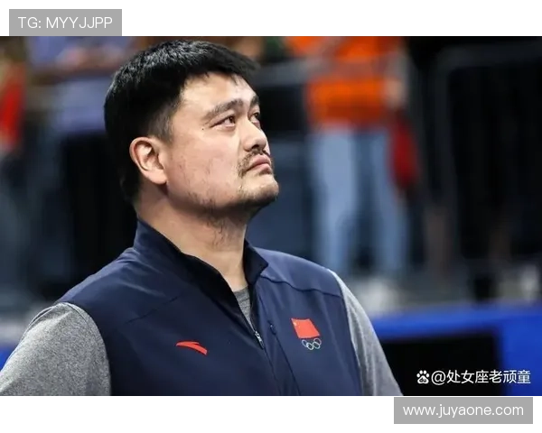 姚明爸爸直播分享篮球人生经验与家庭趣事引发网友热议